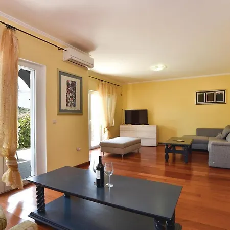 Ferienhaus Holiday Kneza Trpimira I Trogir