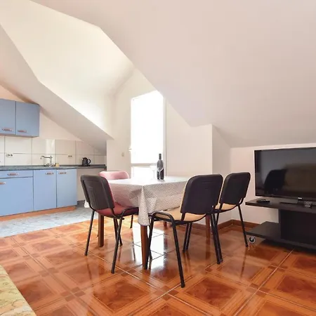 Holiday Kneza Trpimira I Trogir