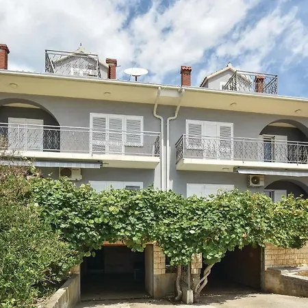 Holiday Kneza Trpimira I Trogir