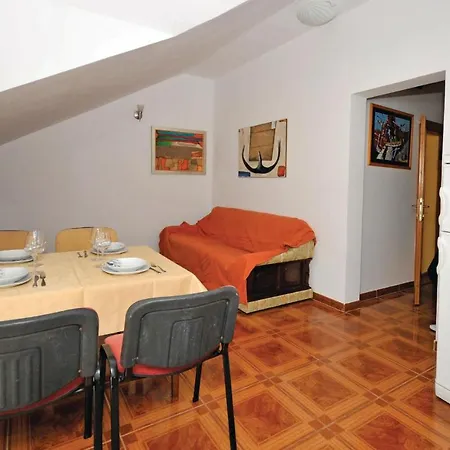 Kneza Trpimira I * Trogir